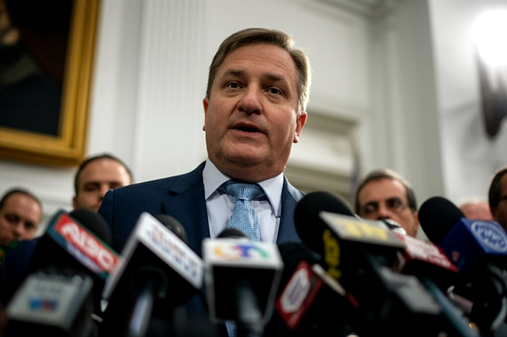 West Palm Beach Officer Helps Homeless Woman Access Food and Shelter